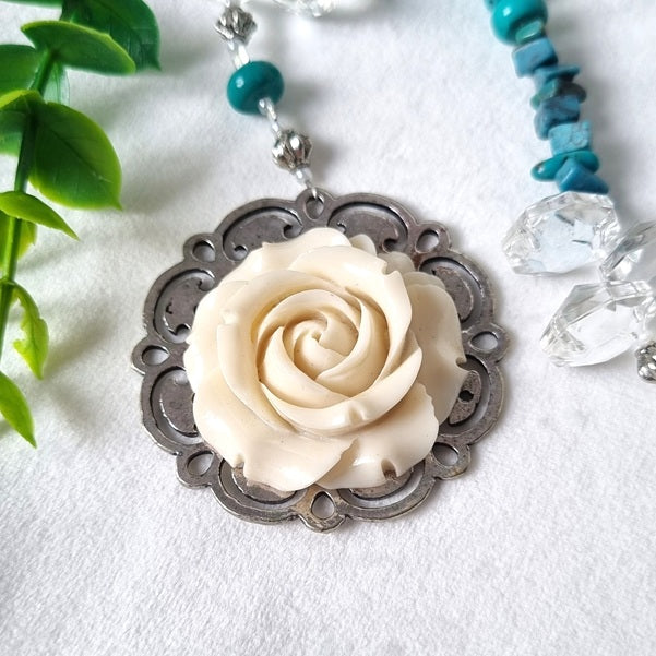 White Rose Spirit Charmer – (asc8)