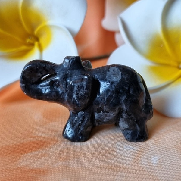 Larvikite Elephant – (ID: cra16)