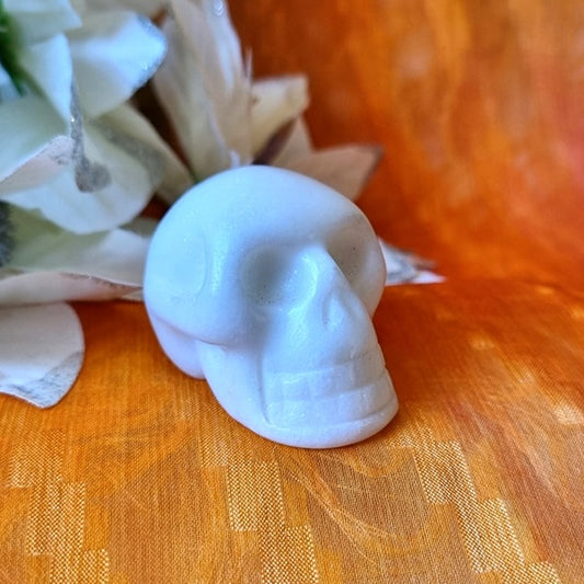 White Jade Skull - (ID: cra22)