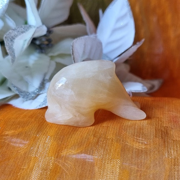 Yellow Calcite Dolphin – (ID: cra26)