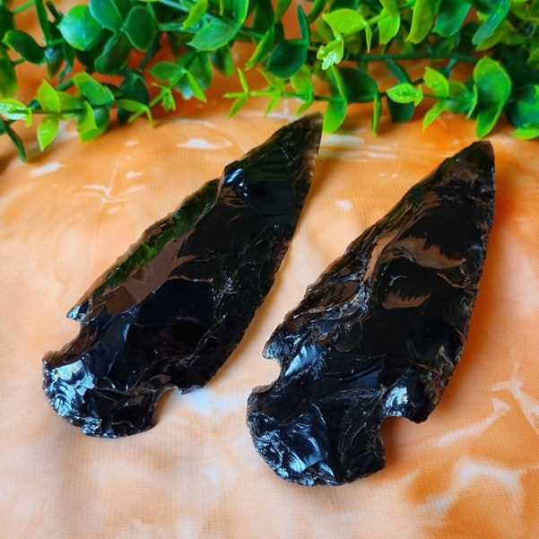 Black Obsidian Arrowheads – large - (ID: cra63)