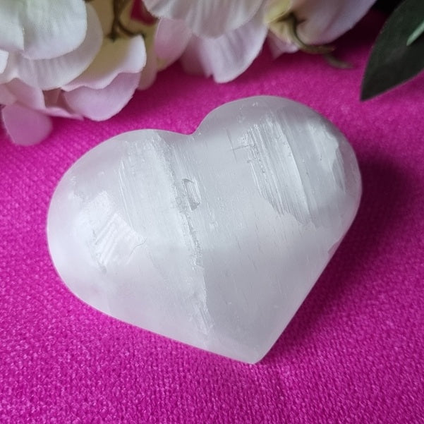 Selenite Heart – medium – (ID: crf78)