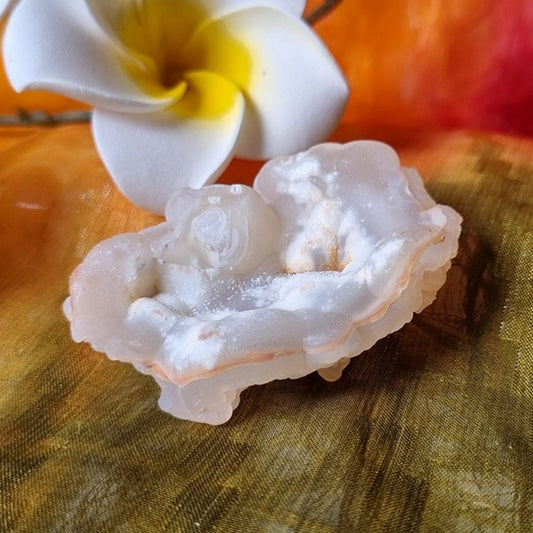 Chalcedony Piece – (ID: crn109)