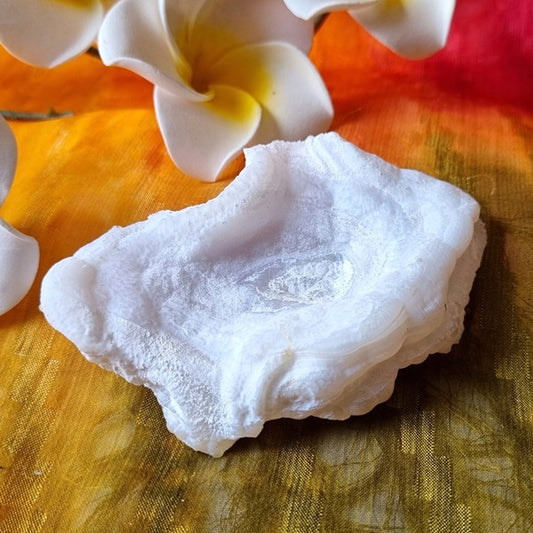 Chalcedony Plate – (ID: crn117)