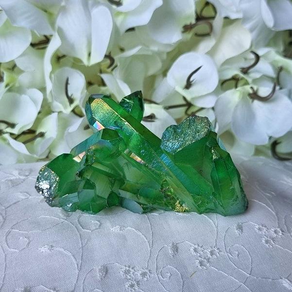 Emerald Aura Quartz – (ID: crn17)