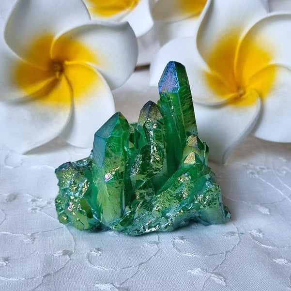 Emerald Aura Quartz – (ID: crn4)
