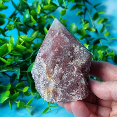 Strawberry Quartz Raw Base Point - (ID: crp134)