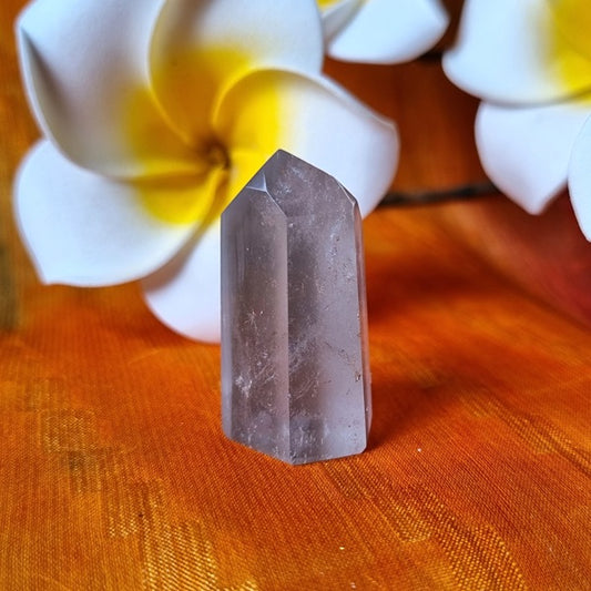 Milky Grey Quartz Point – (ID: crp38)