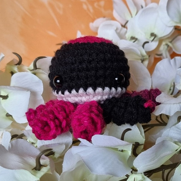 Black-Red Octopus – (ID: sox11)