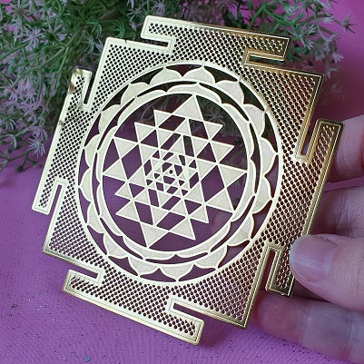 Shri Yantra (gold plated) – (ID: sg2)