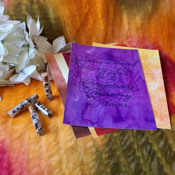 Mini Crystal Vial with Mantra Card – (ID: cs11)