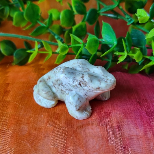 Lemon Chrysoprase Frog – (ID: cra54)