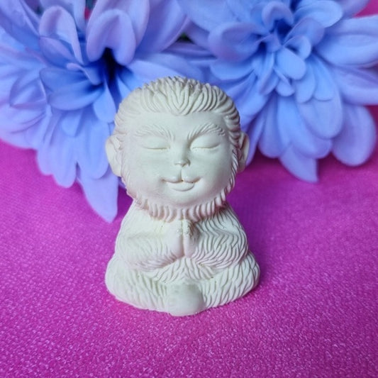 Nut Ivory Meditating Monkey – (ID: cra67)