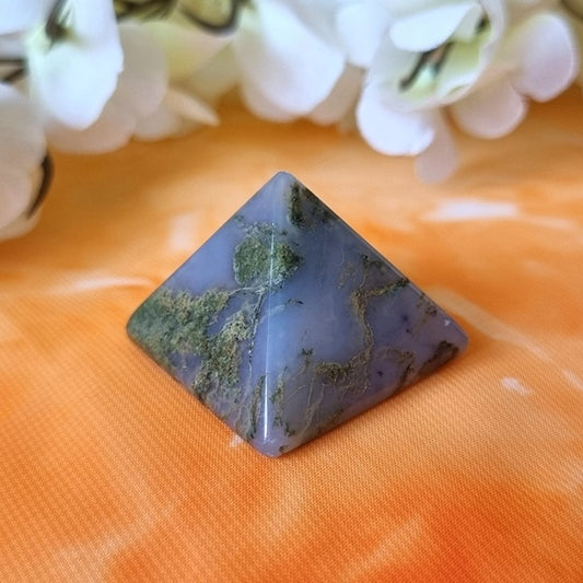Green Moss Agate Pyramid – (ID: crf1)