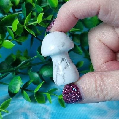 White Howlite Mushroom - mini - (ID: crf31)