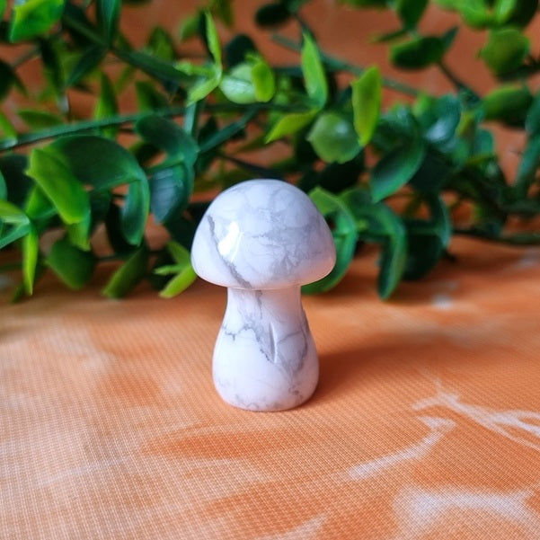 White Howlite Mushroom - mini - (ID: crf31)