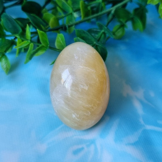 Yellow Calcite Egg – (ID: crf58)