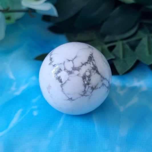 White Howlite Sphere – (ID: crf5)