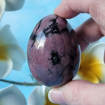 Rhodanite Egg – (ID: crf89)