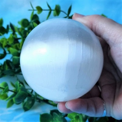 Selenite Sphere – (ID: crf91)