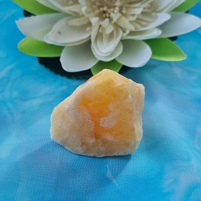 Orange Calcite Nugget – (ID: crn10)