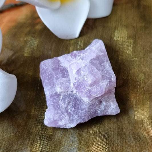 Kunzite – (ID: crn107)