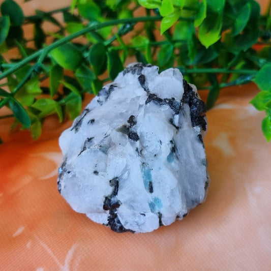 Rainbow Moonstone – (ID: crn108)