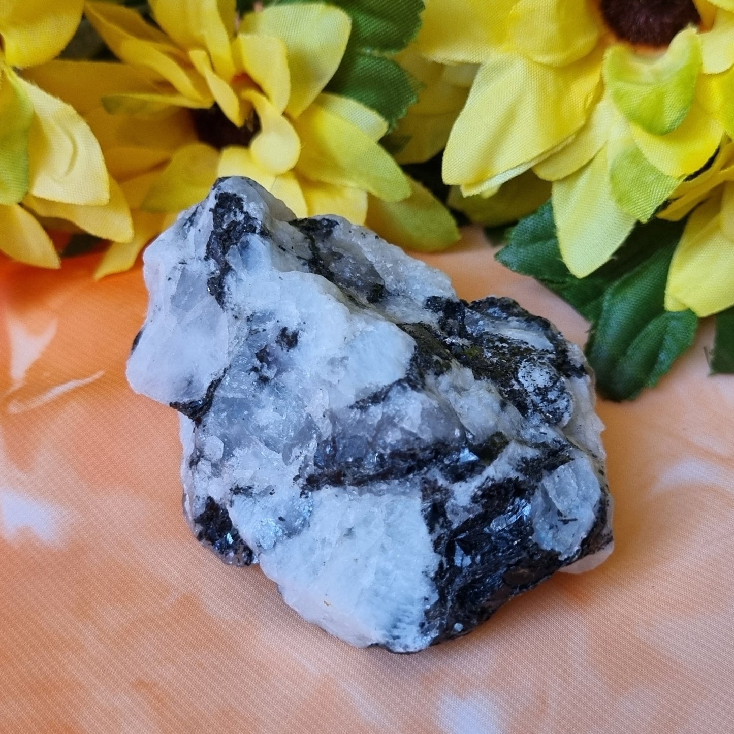 Rainbow Moonstone - (ID: crn114)