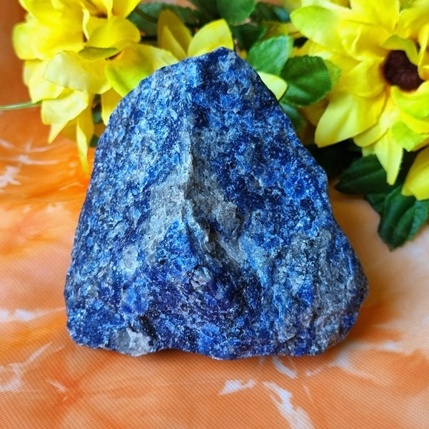Blue Quartz Piece – (ID: crn170)