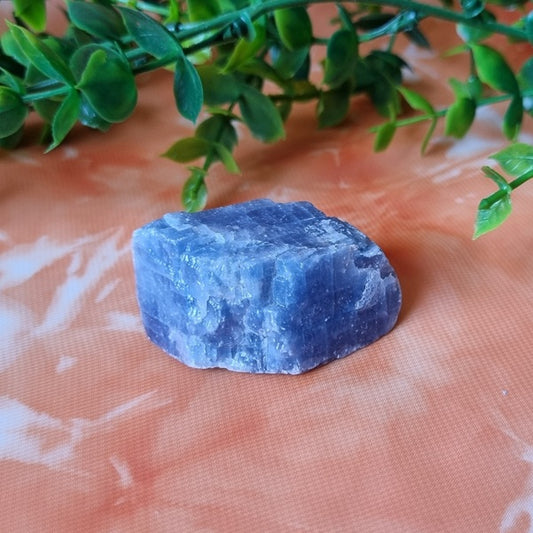 Blue Calcite Nugget – (ID: crn34)
