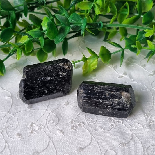 Black Tourmaline Chunks – (ID: crn38)