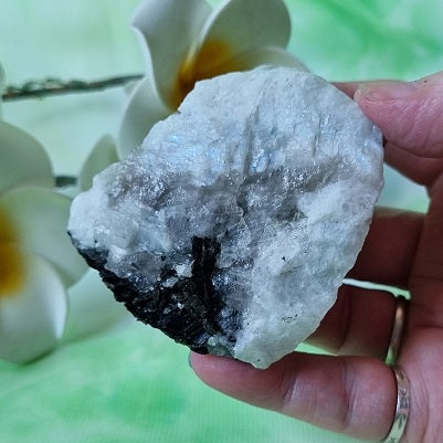 Rainbow Moonstone – (ID: crn42)