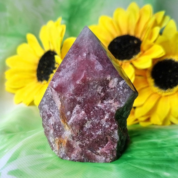 Strawberry Quartz Raw Base Point - (ID: crp134)