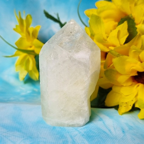 Sulphur Quartz Raw Base Point – (ID: crp13)
