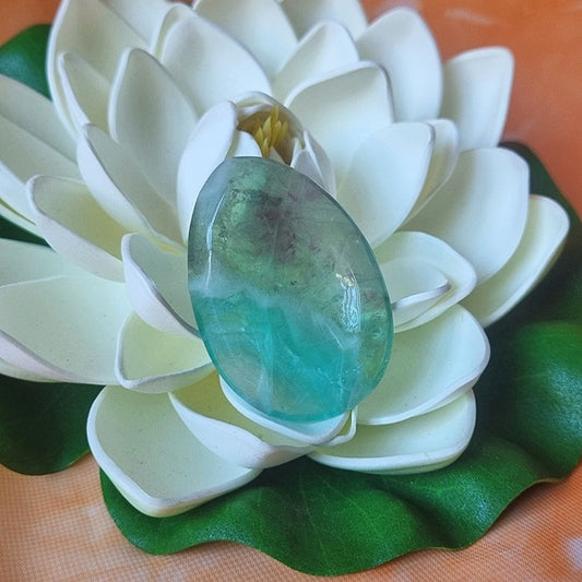 Rainbow Fluorite Thumbstone – (ID: crp86)