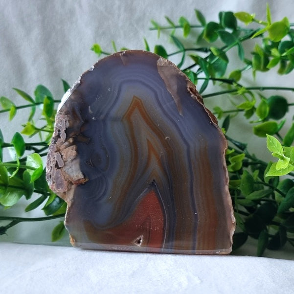 Brown (dyed) Polished Agate – standing – (ID: crp87)