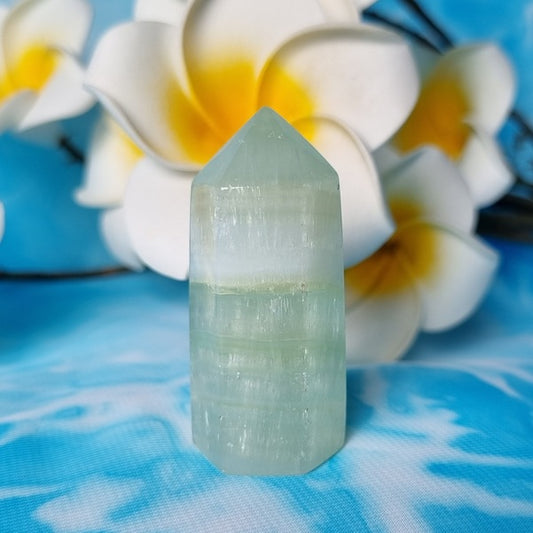 Pistachio Calcite Point – (ID: crp90)